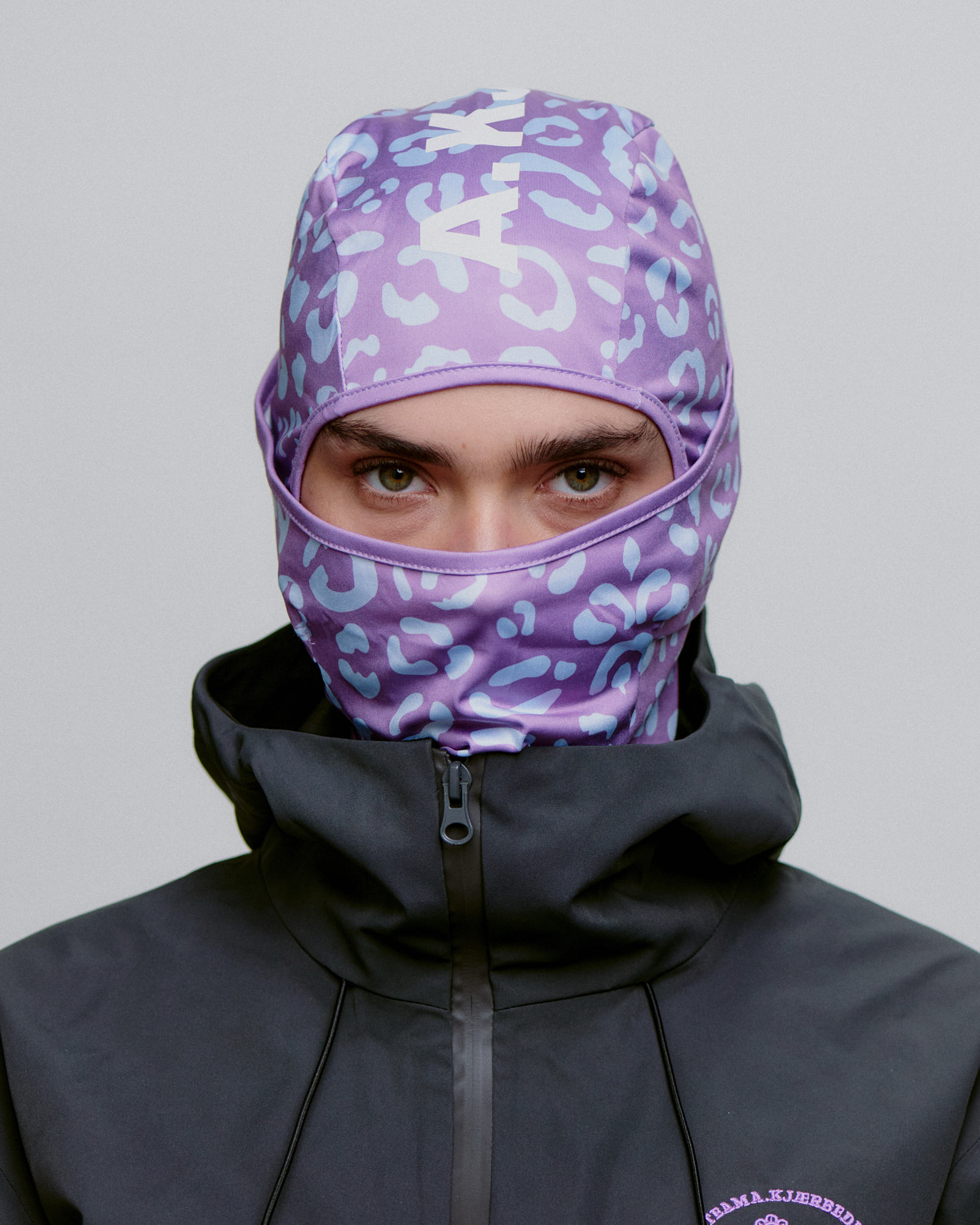 Mønstret, leopard, A.Kjærbede balaclava, foran på dame