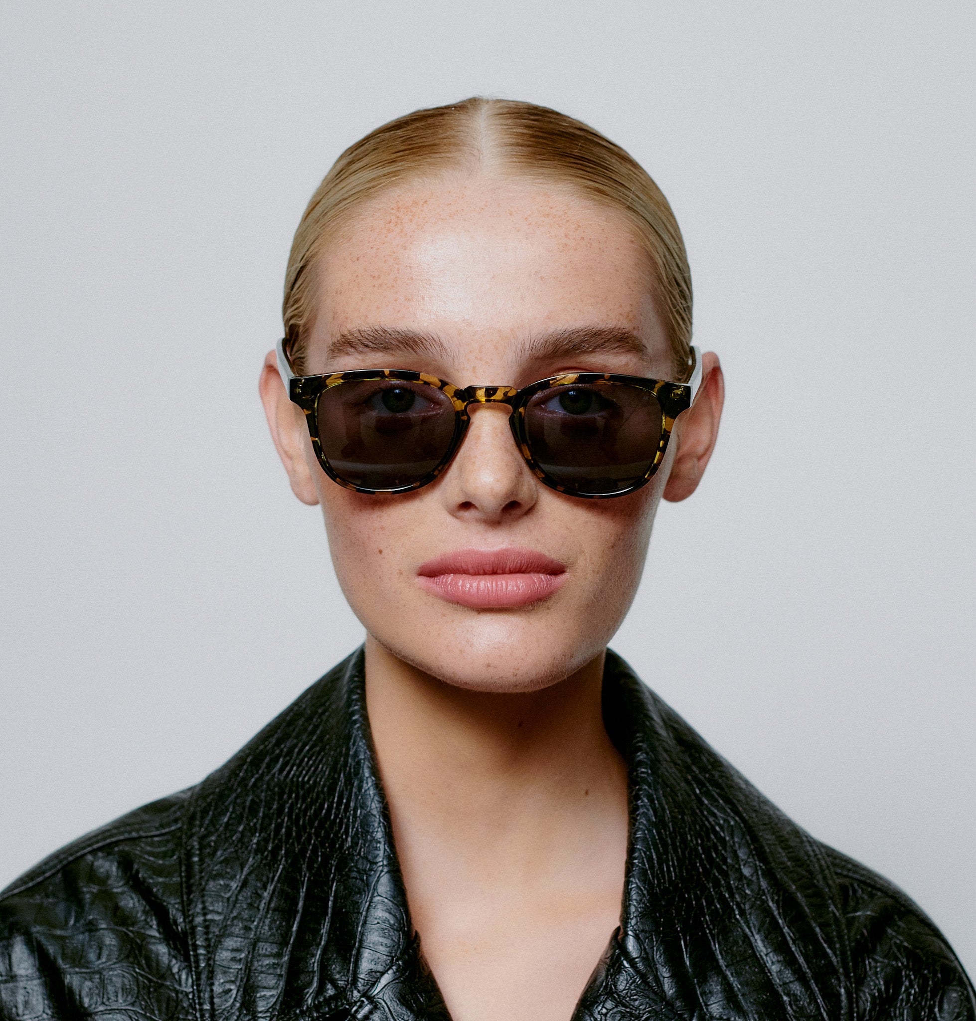 Bate - Black / Yellow Tortoise