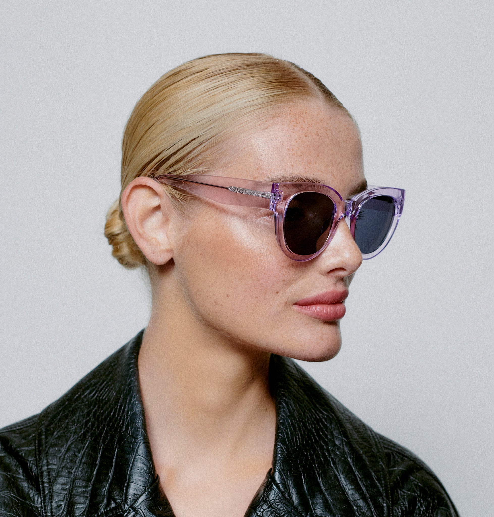 Lilly - Lavender Transparent