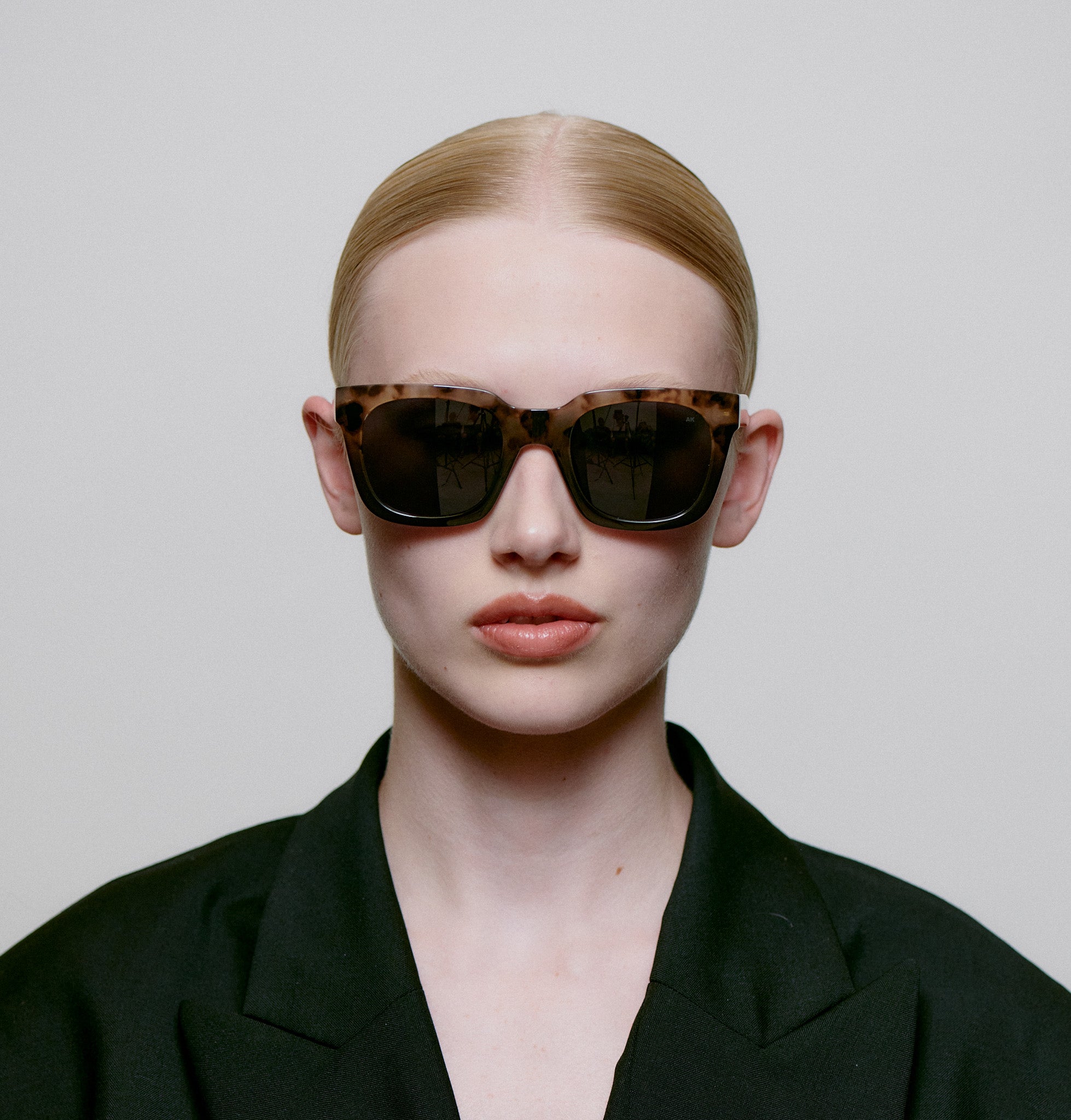 Nancy - Coquina / Grey Transparent