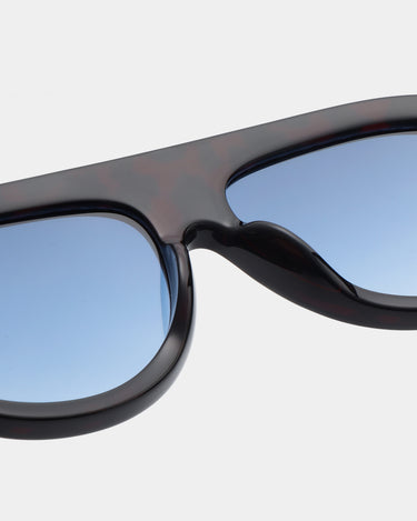 Store aviator A.Kjærbede solbriller med blå glas - tæt detalje
