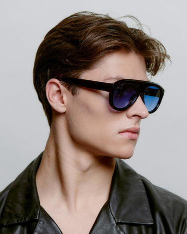 Store aviator A.Kjærbede solbriller med blå glas - sideprofil herremodel