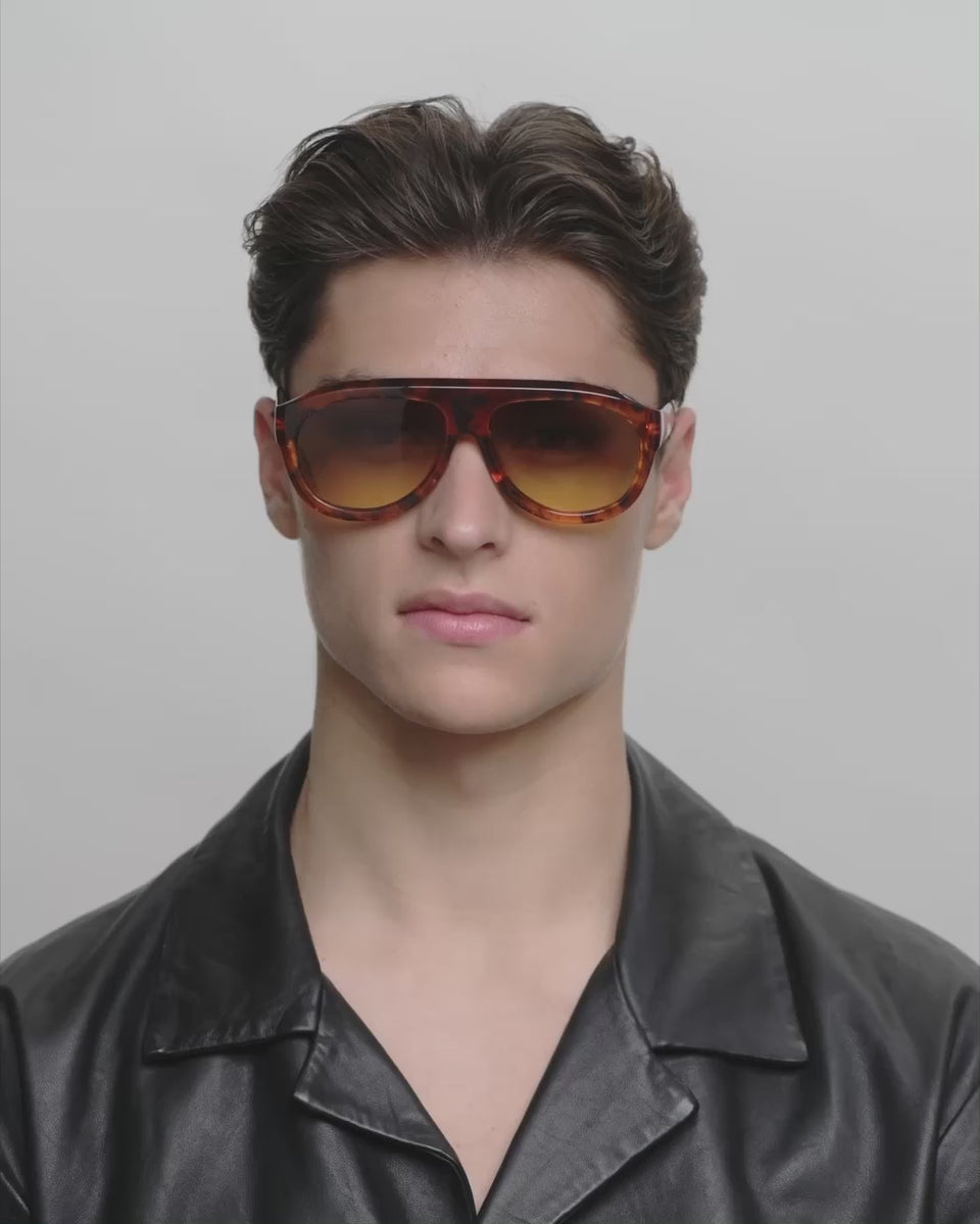 Store havana aviator A.Kjærbede solbriller med brun linse - herre video